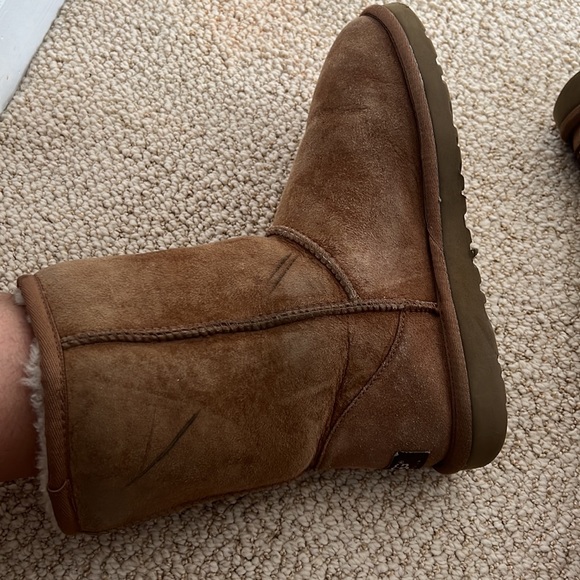 Mid length tan Ugg boots size 7 - Picture 3 of 10